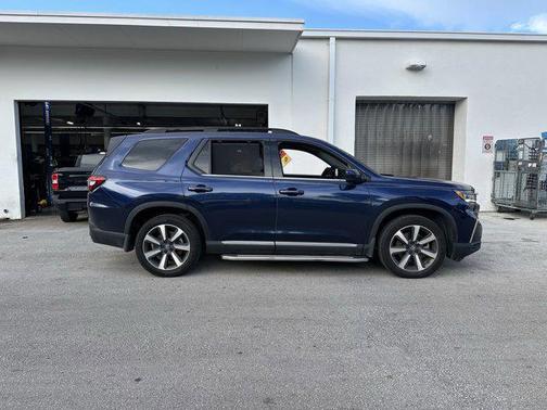 2023 Honda Pilot Touring 8-Passenger