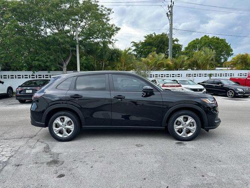 Crystal Black Pearl 2024 Honda HR-V LX