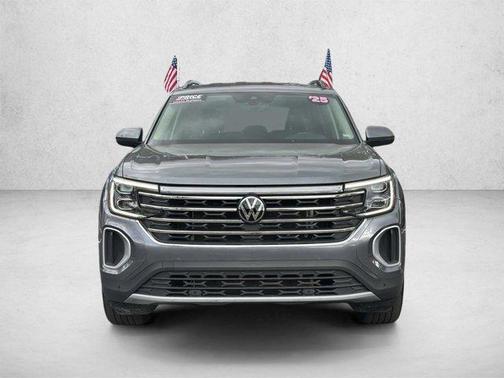 Silver Mist Metallic 2025 Volkswagen Atlas 2.0T SE w/Technology