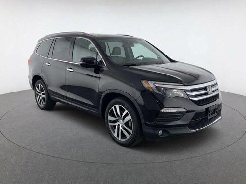 Crystal Black Pearl 2016 Honda Pilot Touring