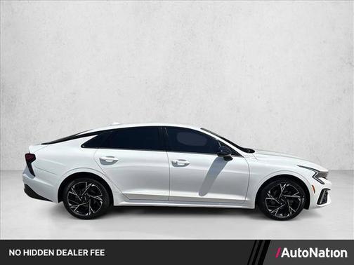 Snow White Pearl 2025 Kia K5 GT-Line