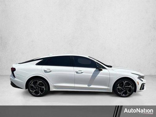 Snow White Pearl 2025 Kia K5 GT-Line