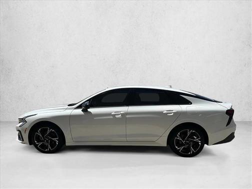 Snow White Pearl 2025 Kia K5 GT-Line