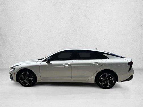 Snow White Pearl 2025 Kia K5 GT-Line