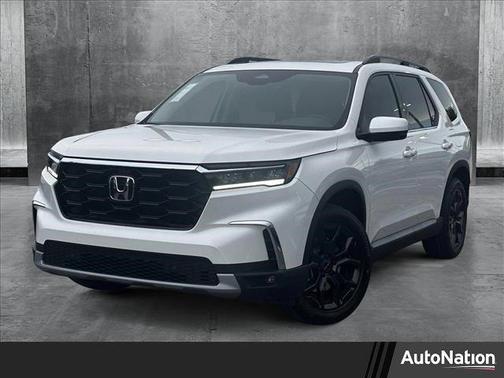 2025 Honda Pilot Touring 8-Passenger