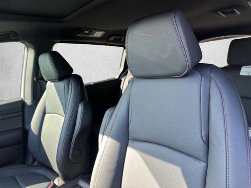 Platinum White Pearl 2026 Honda Odyssey Sport-L