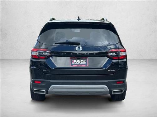 Crystal Black Pearl 2023 Honda Pilot AWD Elite