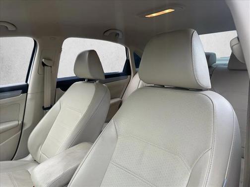 2015 Volkswagen Passat 1.8T Limited Edition