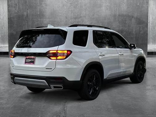 2025 Honda Pilot Touring 8-Passenger