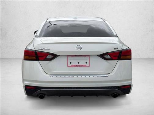 2021 Nissan Altima SR FWD