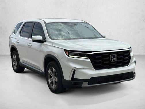 Platinum White Pearl 2023 Honda Pilot 2WD EX-L 7 Passenger