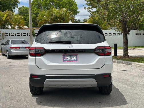 Platinum White Pearl 2023 Honda Pilot 2WD EX-L 7 Passenger