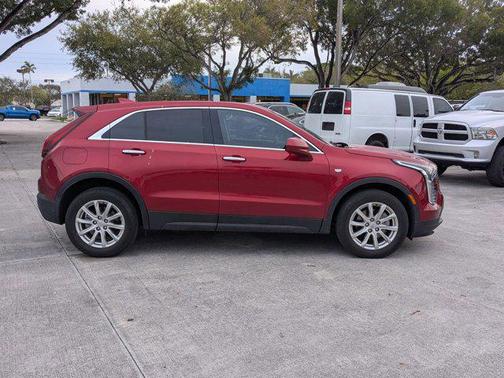 2022 Cadillac XT4 Luxury