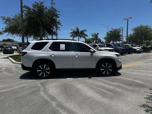 2025 Honda Pilot Touring 8-Passenger