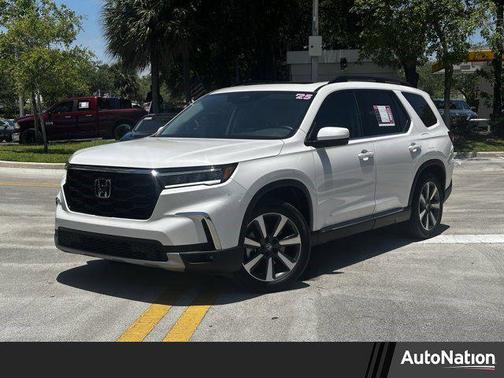 2025 Honda Pilot Touring 8-Passenger