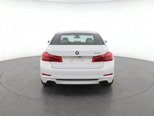 Alpine White 2019 BMW 540 540i