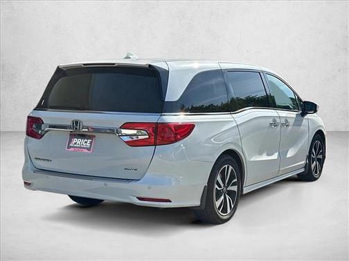 White Diamond Pearl 2018 Honda Odyssey Elite
