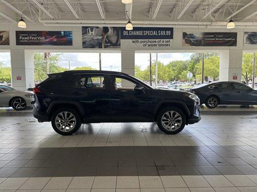 2021 Toyota RAV4 XLE Premium