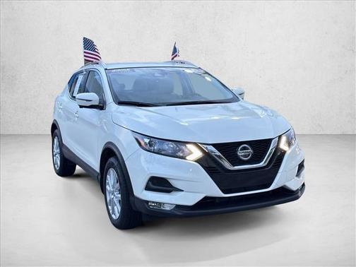 2022 Nissan Rogue Sport SV