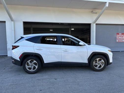 2024 Hyundai TUCSON SE