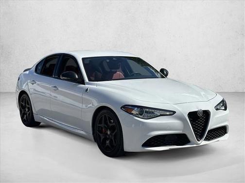 2021 Alfa Romeo Giulia Base