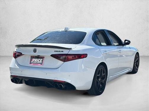 2021 Alfa Romeo Giulia Base