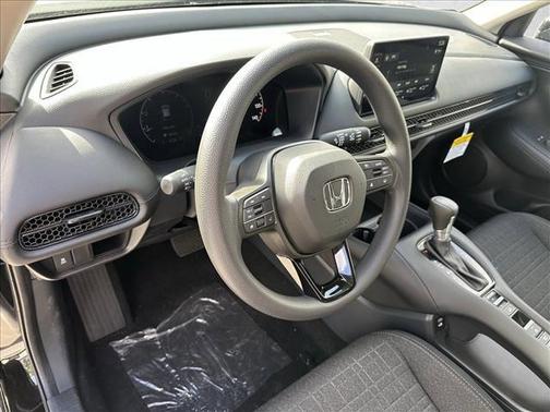 Crystal Black Pearl 2027 Honda HR-V LX