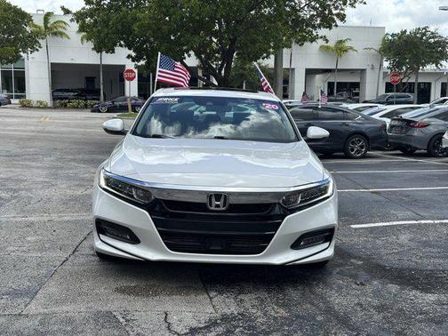 Platinum White Pearl 2020 Honda Accord EX-L 1.5T