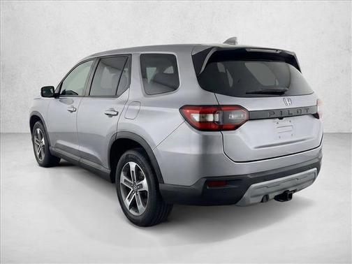 Lunar Silver Metallic 2023 Honda Pilot 2WD EX-L 8 Passenger