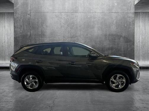 2023 Hyundai TUCSON SE