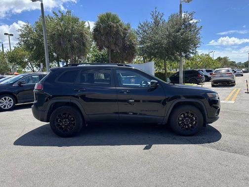 2023 Jeep Cherokee Altitude