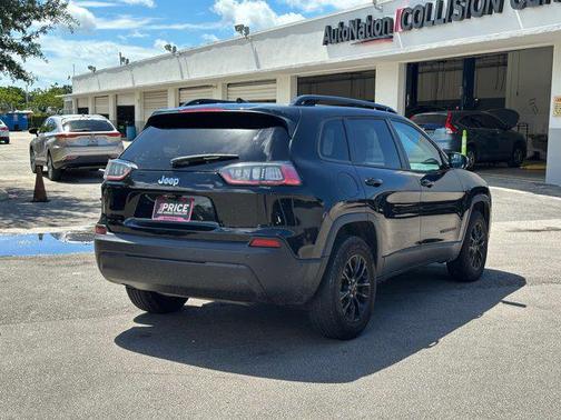 2023 Jeep Cherokee Altitude