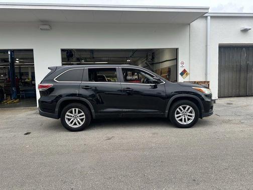 2016 Toyota Highlander LE