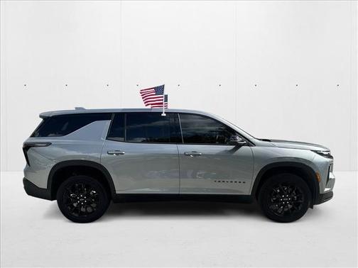 2024 Chevrolet Traverse LS