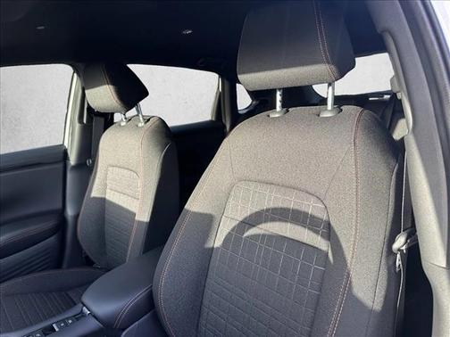 Platinum White Pearl 2026 Honda HR-V AWD Sport