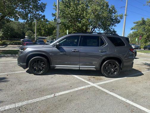 2025 Honda Pilot Touring 8-Passenger
