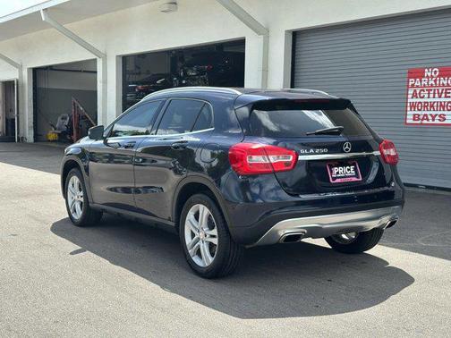 2017 Mercedes-Benz GLA 250 Base