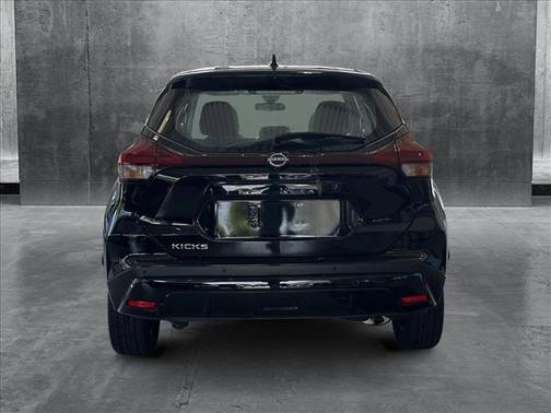 2022 Nissan Kicks S