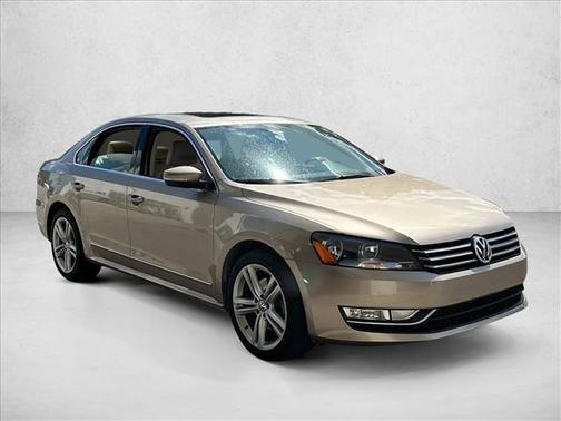 2015 Volkswagen Passat 1.8T Auto SE w/Sunroof & Nav