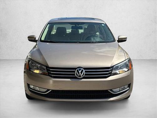 2015 Volkswagen Passat 1.8T Auto SE w/Sunroof & Nav