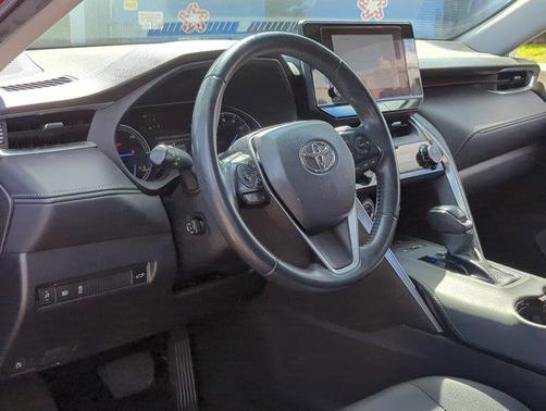 2023 Toyota Venza LE