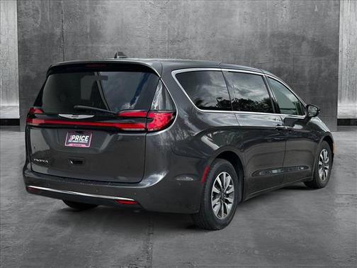2022 Chrysler Pacifica Hybrid Touring L