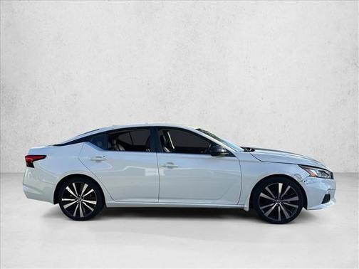 2021 Nissan Altima SR FWD