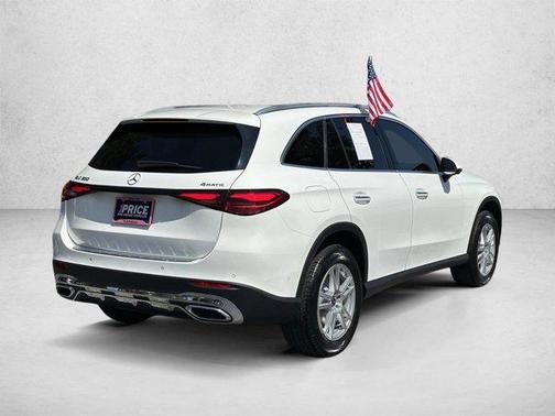 Polar White 2023 Mercedes-Benz GLC 300 4MATIC