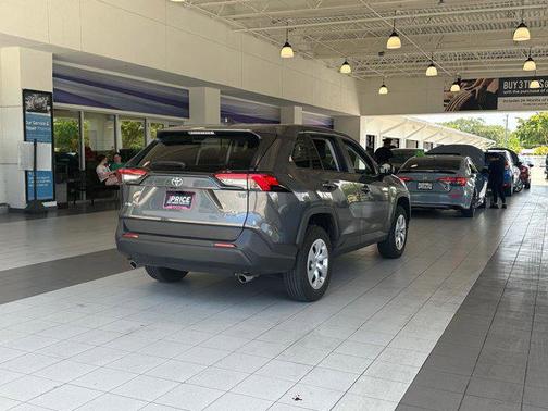 2023 Toyota RAV4 LE