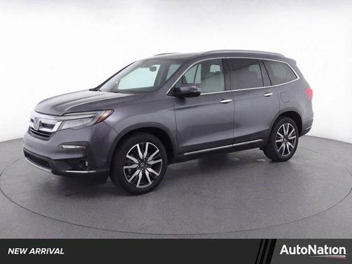 Modern Steel Metallic 2022 Honda Pilot Touring 8-Passenger