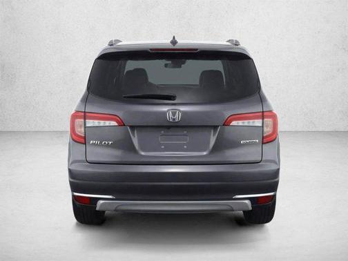Modern Steel Metallic 2022 Honda Pilot Touring 8-Passenger