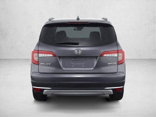 Modern Steel Metallic 2022 Honda Pilot Touring 8-Passenger