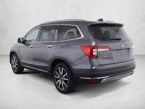 Modern Steel Metallic 2022 Honda Pilot Touring 8-Passenger