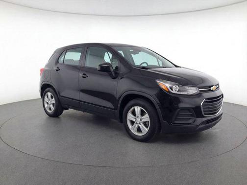 Mosaic Black Metallic 2020 Chevrolet Trax LS